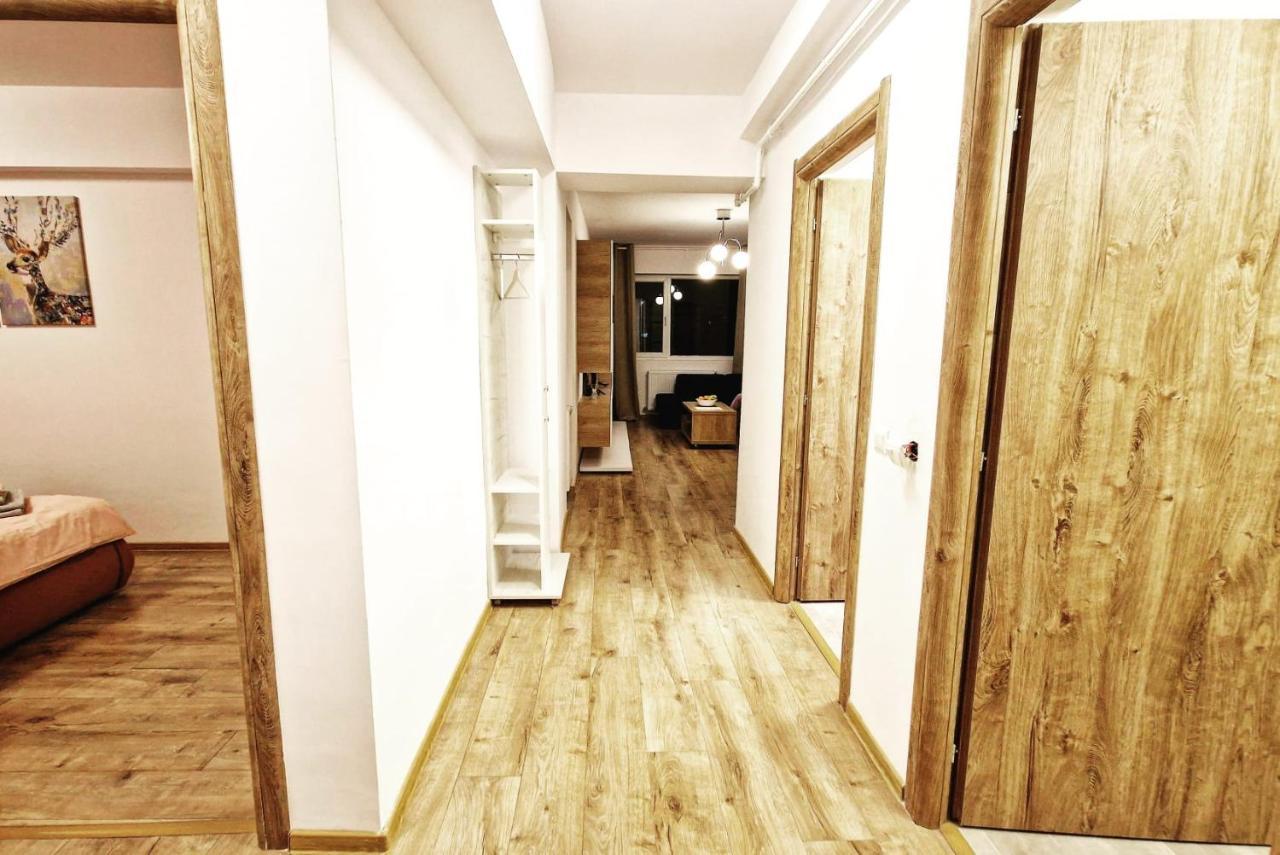 Lux & Confort - Apartament 3 Camere Bukarest Kültér fotó
