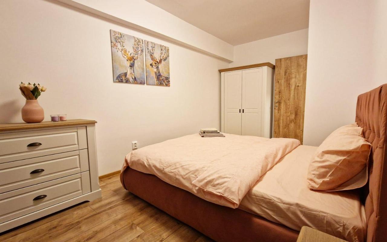 Lux & Confort - Apartament 3 Camere Bukarest Kültér fotó