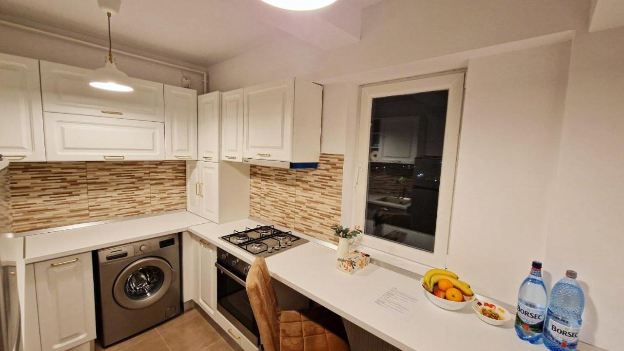 Lux & Confort - Apartament 3 Camere Bukarest Kültér fotó