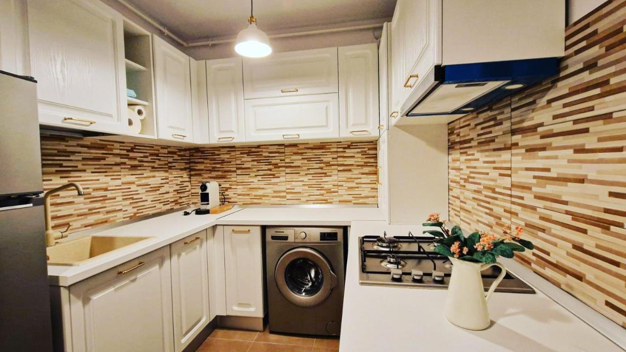 Lux & Confort - Apartament 3 Camere Bukarest Kültér fotó
