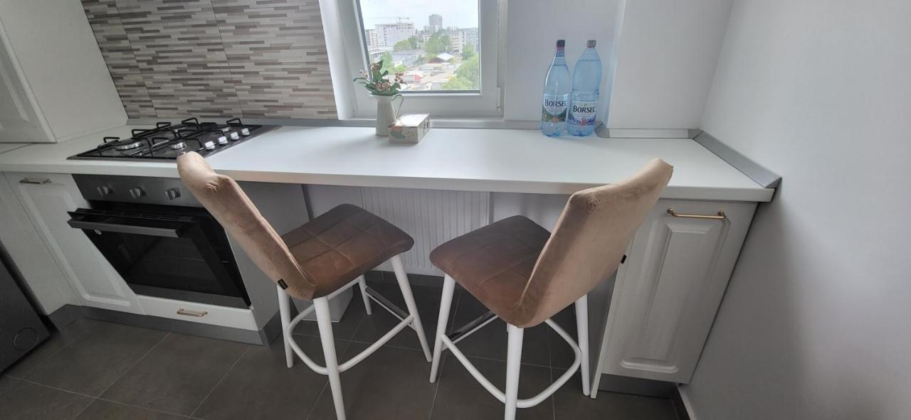 Lux & Confort - Apartament 3 Camere Bukarest Kültér fotó